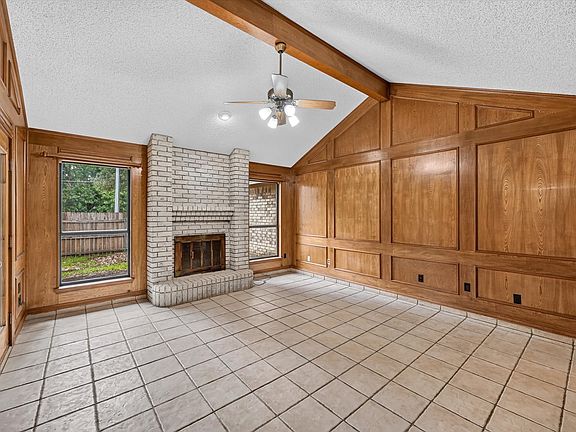 3rd image of 8209 Willow Glen Ct