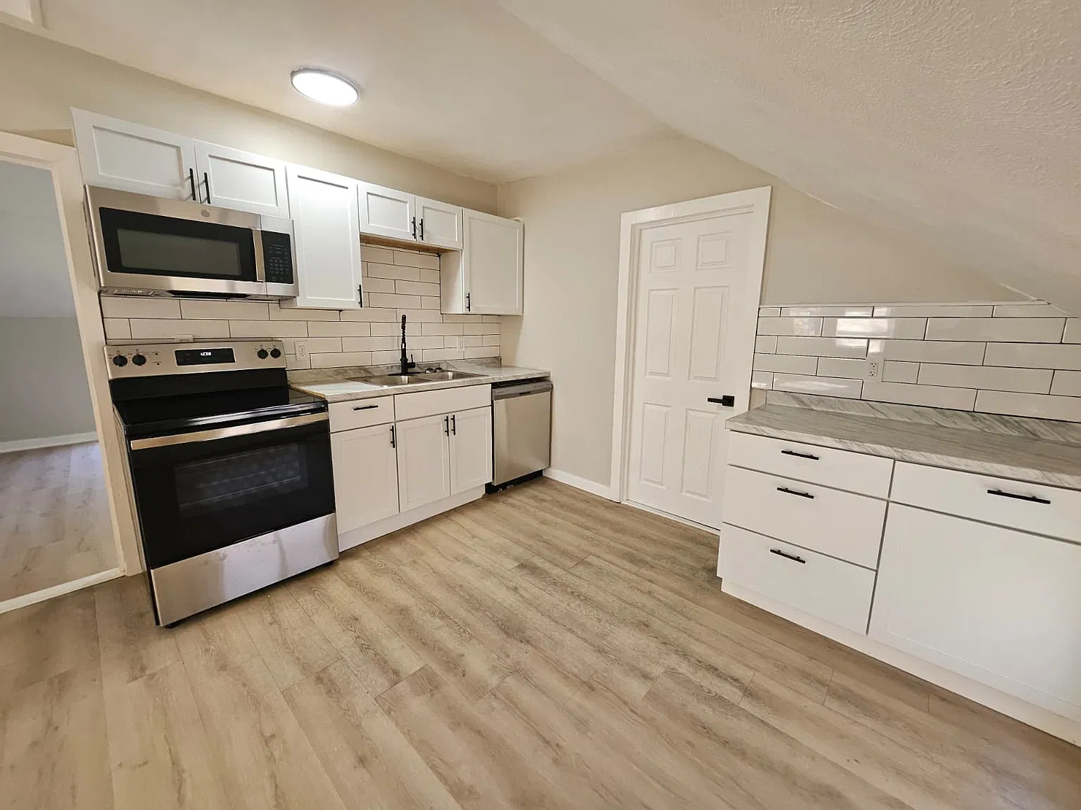2 bed, $1,695 — Photo 1