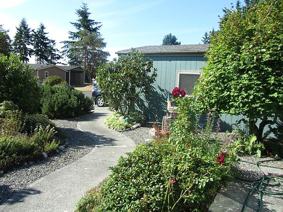 2nd image of 2166 Victoria Ave