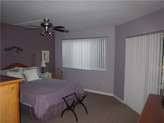 4th image of 992 NW 93rd Ave #18D