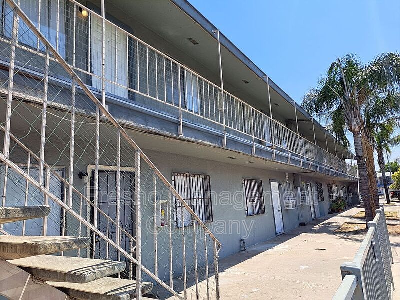 1st image of 423 S Dearing Ave Unit L
