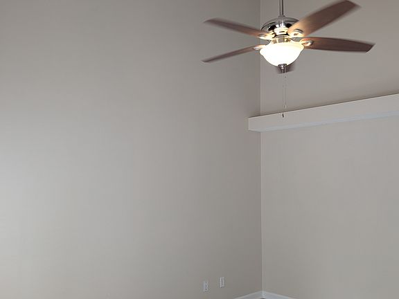 4th image of 30 Meadow Crossing Ct
