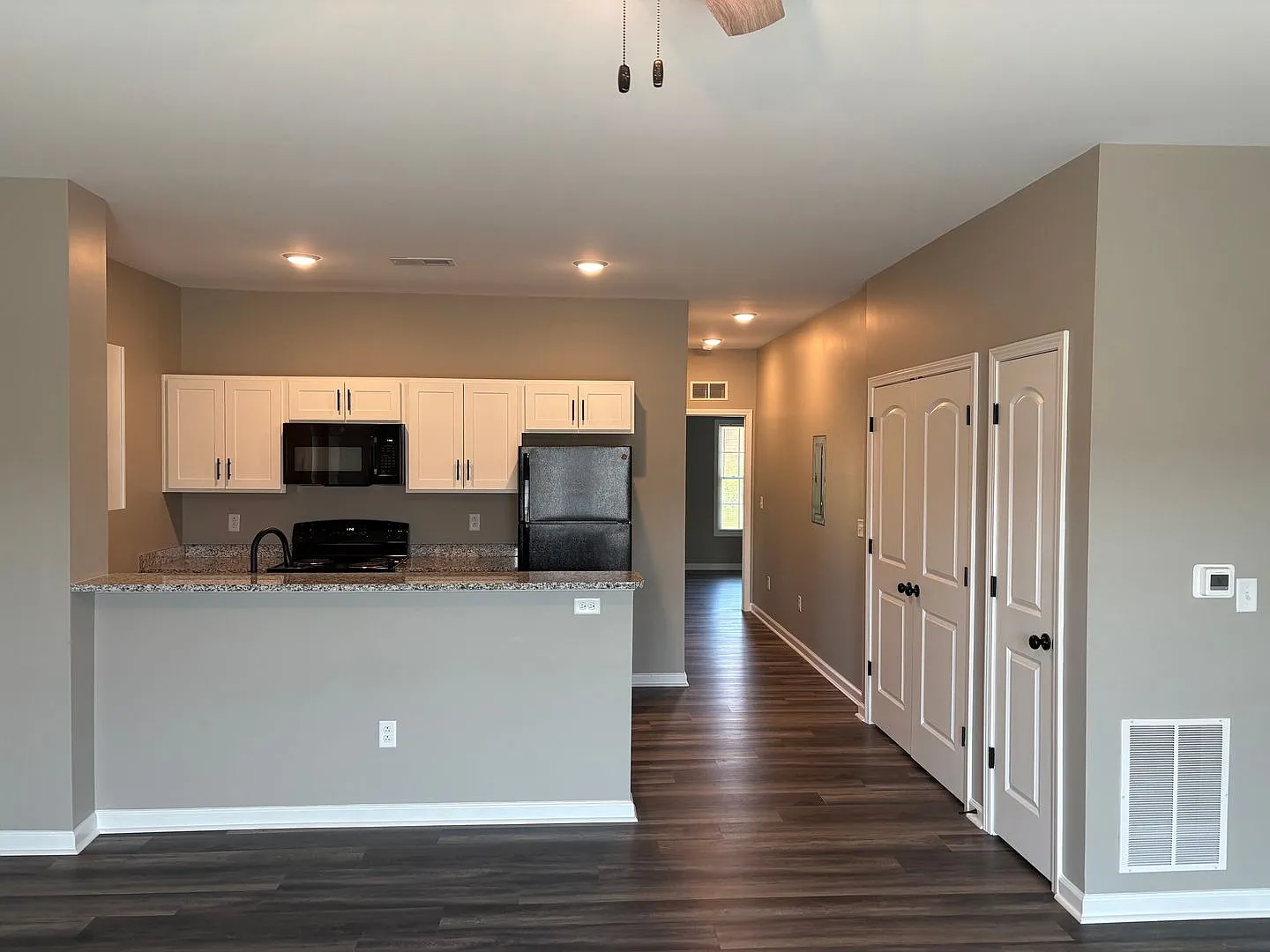 232 Calumet Dr — Photo 1