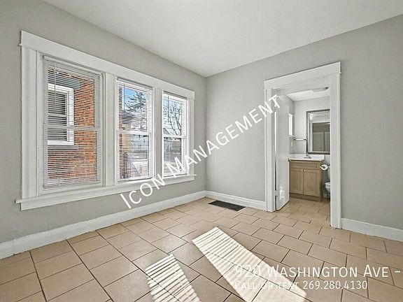 5th image of 920 Washington Ave #1