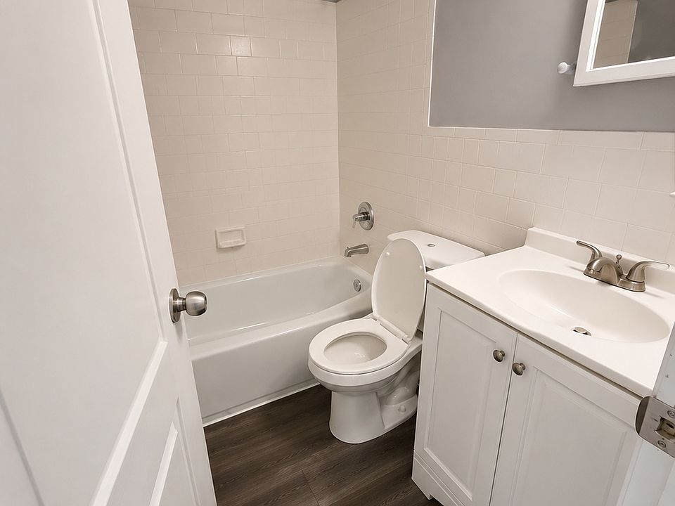 2nd image of 140 Alice St APT S1