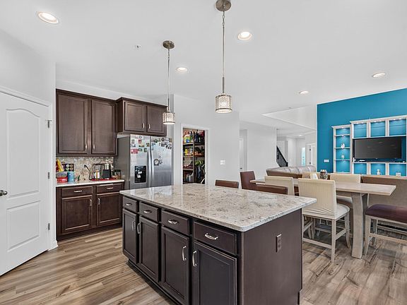 3rd image of 2409 Tree Vista Ct