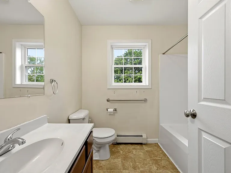 6 Stephanie Dr — Photo 6