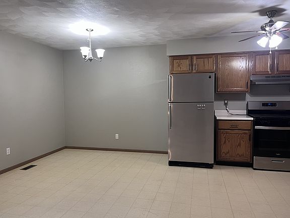 5th image of 5215 W Harp Hollow Rd APT A