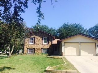 116 Springhill Dr, Bolingbrook, IL 60440