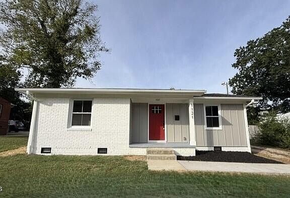 2nd image of 1121 Brighton Rd