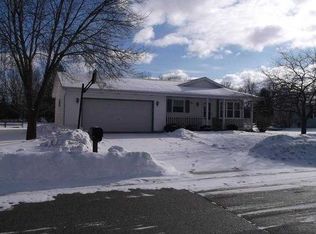 W193N16047 Stonehedge Dr, Jackson, WI 53037