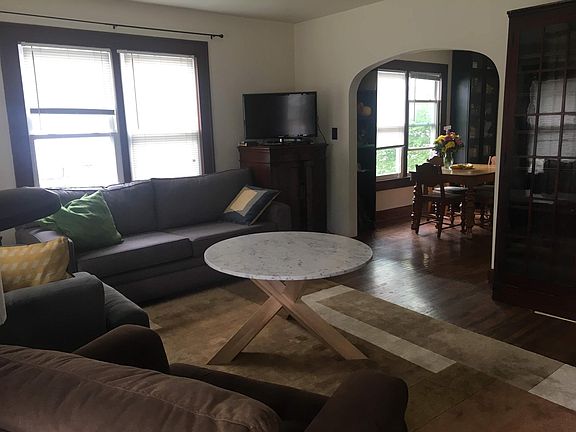 5th image of 707 W Wylie St