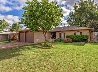 904 Jupiter Rd, Edmond, OK 73003