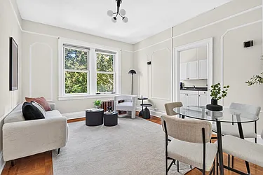 122 West 39th Street