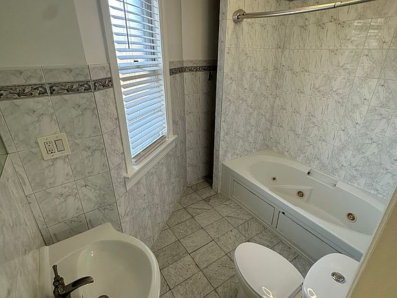 3rd image of 1643 N Whipple St #2