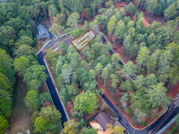 44 Mews Ln, Franklin, NC 28734