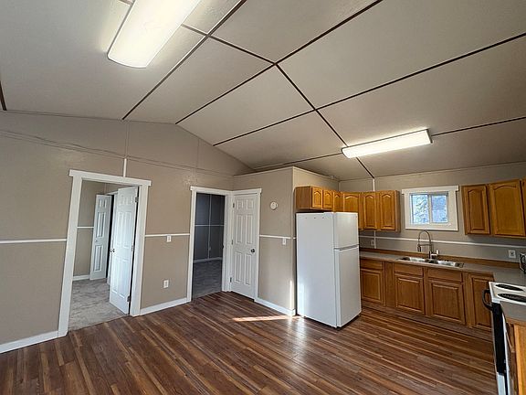 4th image of 2335 Maria St #B