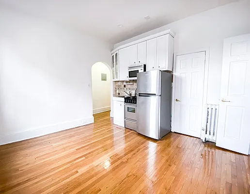 Rented by City Connections Realty | media 15