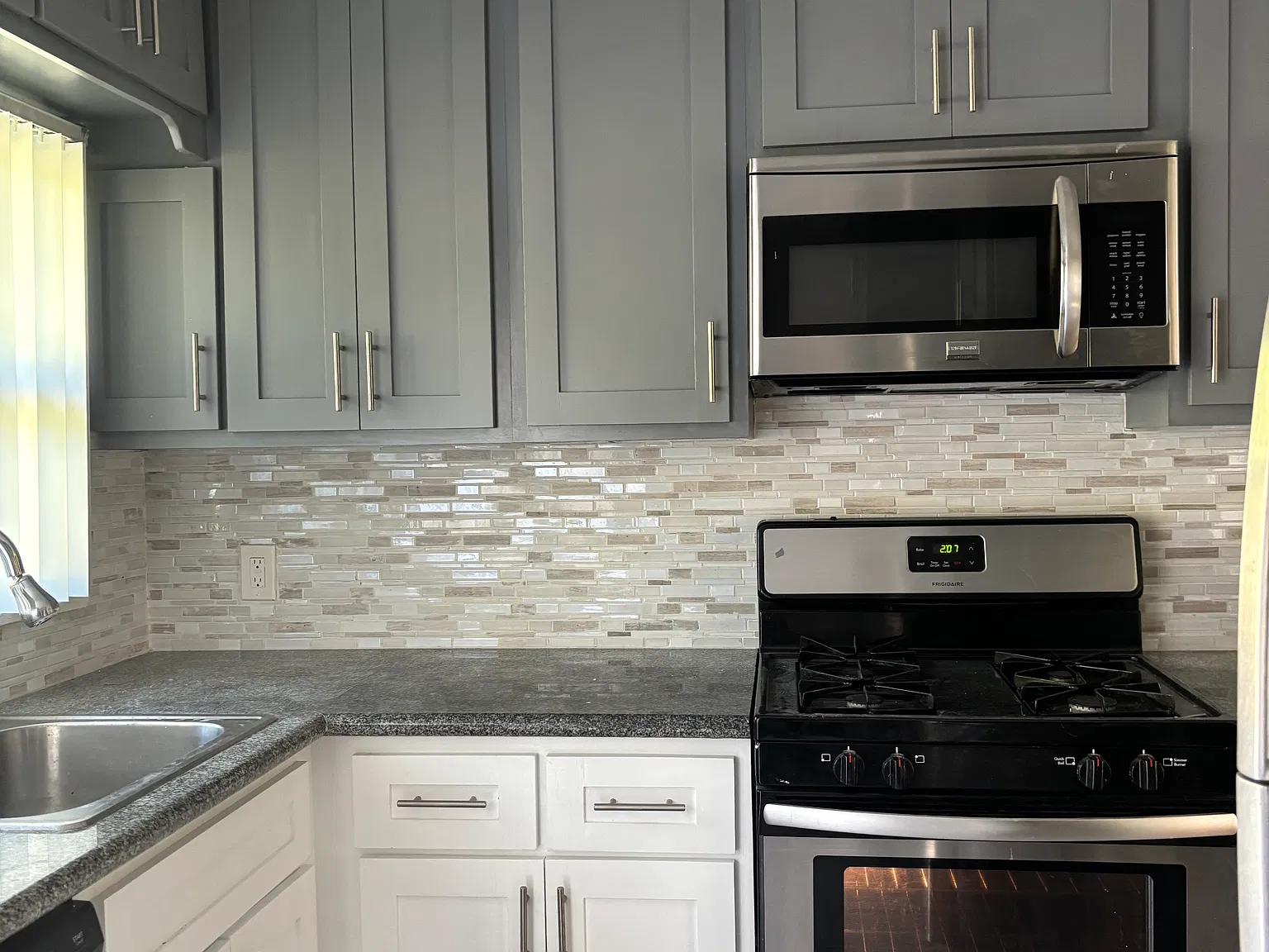 2 bed, 900 sqft, $2,500 — Photo 3