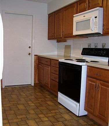 5th image of 139 Sturbridge Dr