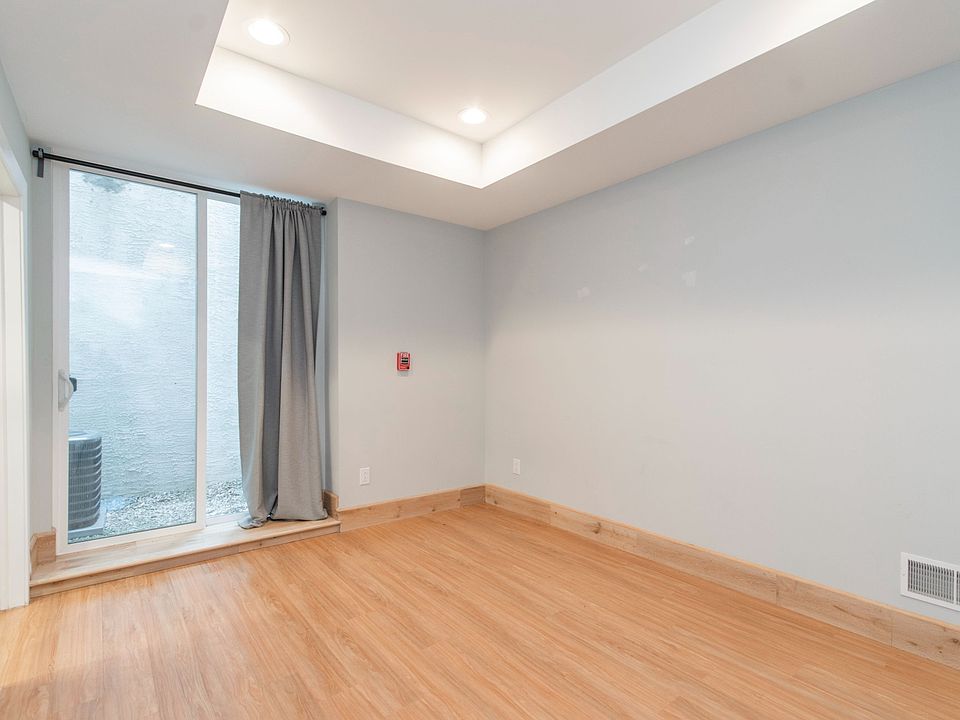 1st image of 2032 Frankford Ave #C2