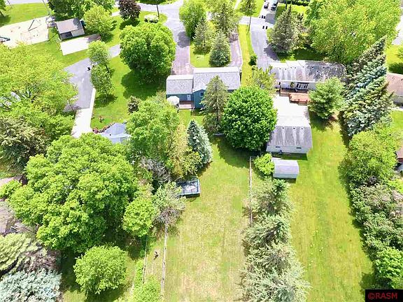 3rd image of 40 Skyline Dr