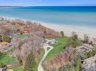 710 E Ravine Dr, Mequon, WI 53092
