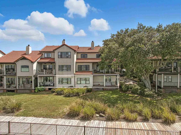 80 Baybridge Dr #B, Gulf Breeze, FL 32561