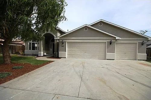 2602 W Forecast St Photo 1