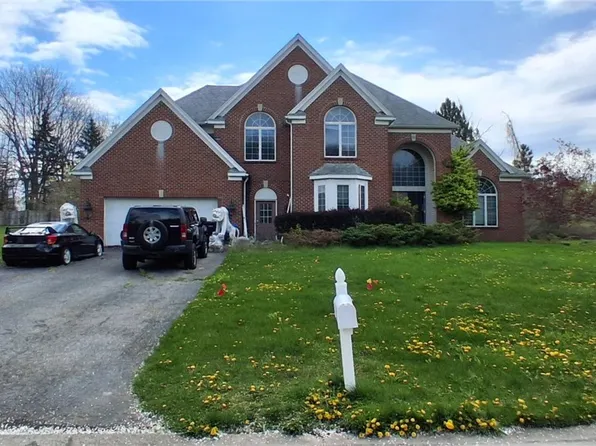 36 Orange Tree Cir, Rochester, NY 14624