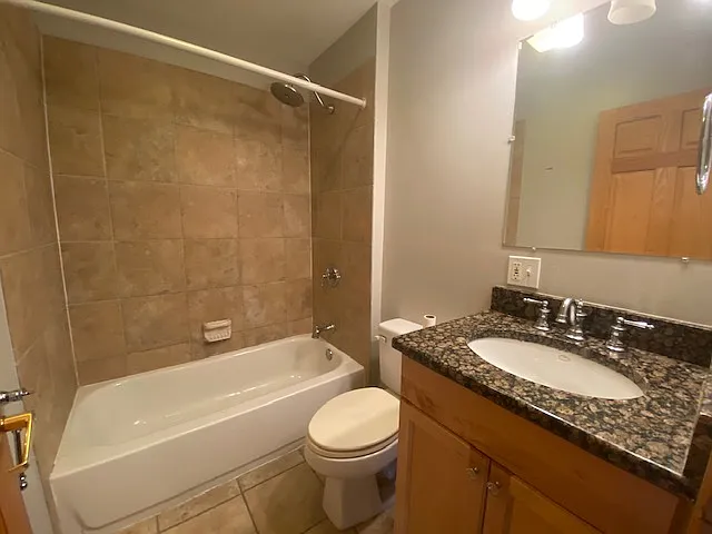 2120 W Washington Blvd #204 — Photo 9