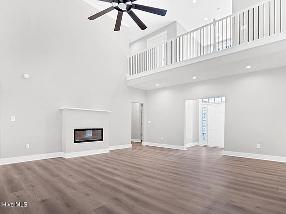 4th image of 408 Crown Drive