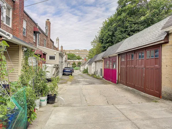 161-10 84th Avenue image 5 of 44