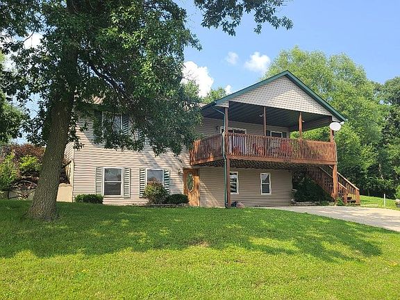 3rd image of 10562 Wildflower Dr
