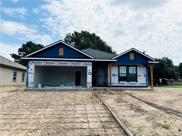 1615 Hackberry St, Hearne, TX 77859
