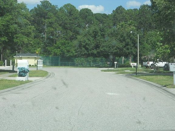 4th image of 2437 Berkshire Ct