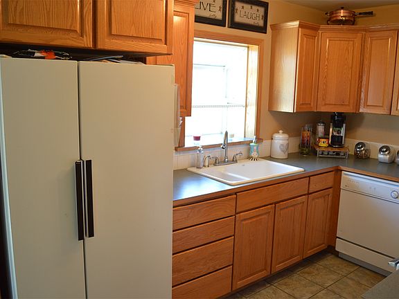 2nd image of 409 Ramona Ave