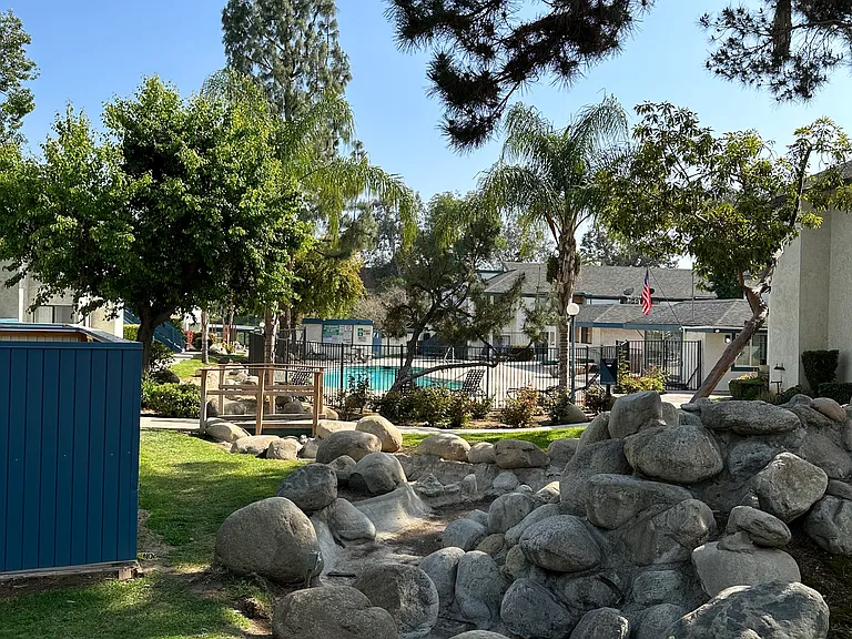 Pebblebrook — Photo 19