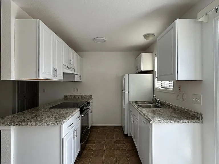 3045 Kings Ridge Blvd #1 — Photo 13
