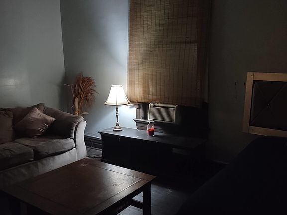 4th image of 1021 Chelsea Ave