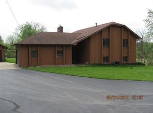 9117 Lahring Rd, Gaines, MI 48436