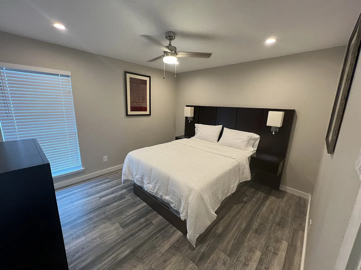 Uptown Dallas at Knox Henderson - Parking - Internet - Business Ready — Photo 4