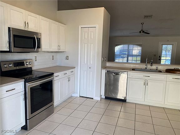 4th image of 1309 SW 14th Ter
