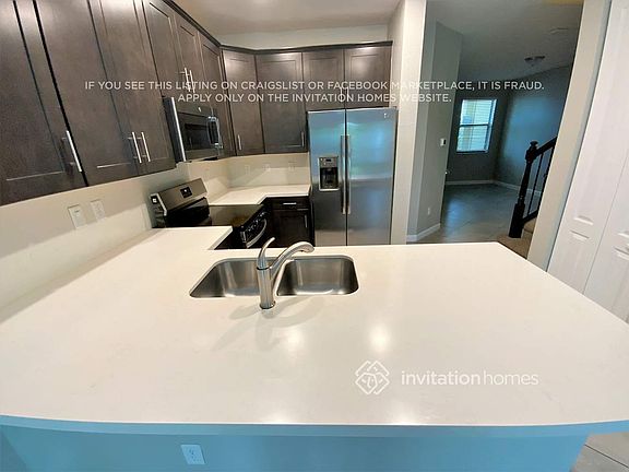 3rd image of 12762 Anthorne Ln