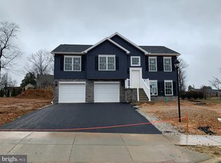 1261 Maple Ln #7, Hanover, PA 17331