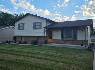 1541 W 97th Pl, Crown Point, IN 46307