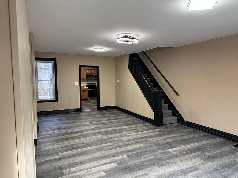417 N 2nd St — Photo 5