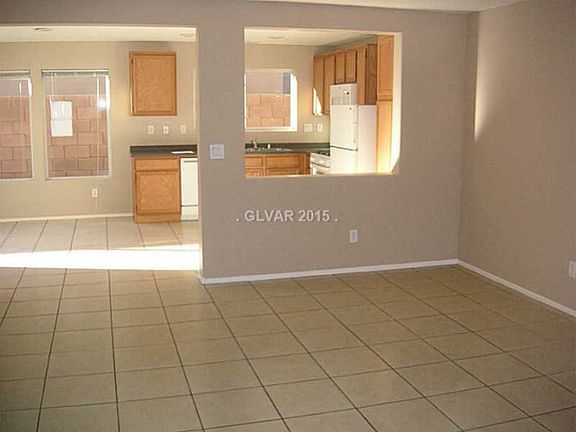 4th image of 32 Fundy Ave