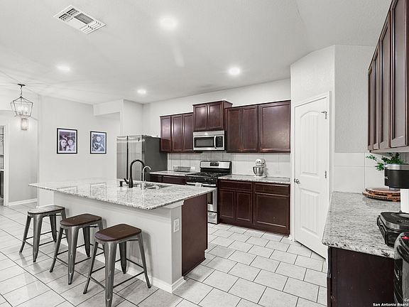 2nd image of 739 PELICAN PT