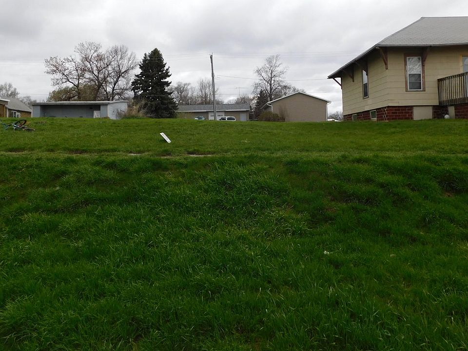 1st image of 419 Lawnridge Ave SE